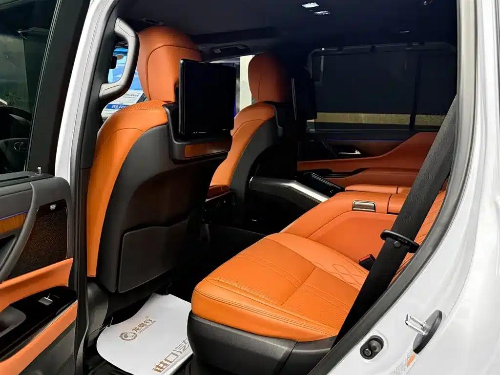 Lexus LX 2023 600 Four-Seat Version — миниатюра 10