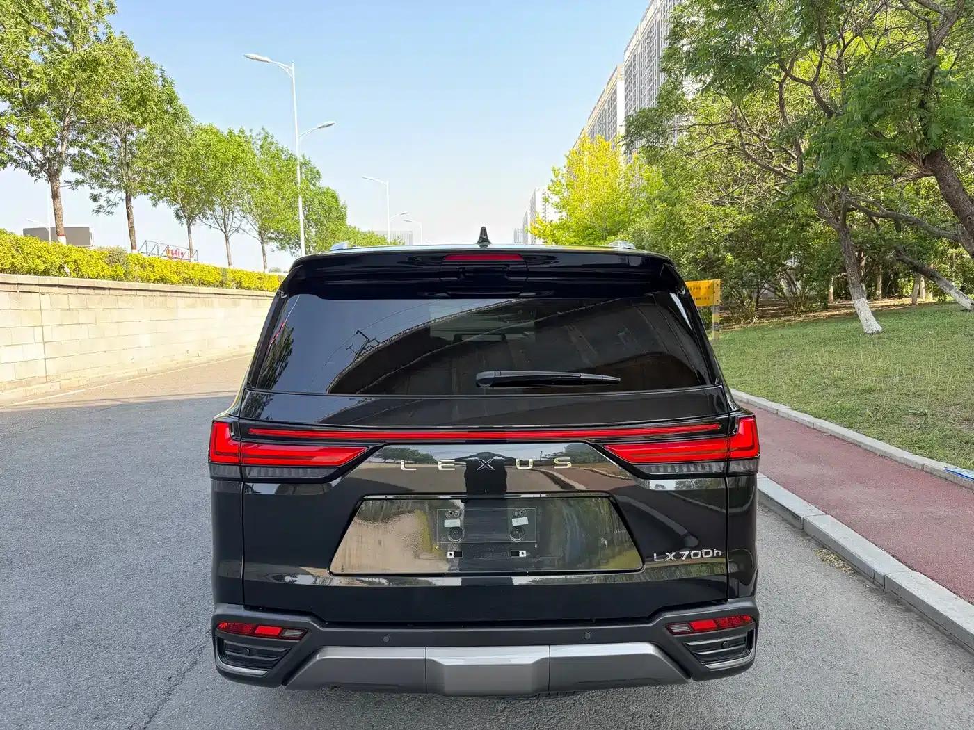 Lexus LX 2025 700h Territory Edition — миниатюра 5