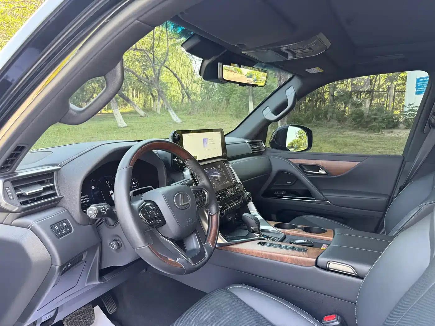 Lexus LX 2025 700h Territory Edition — миниатюра 6