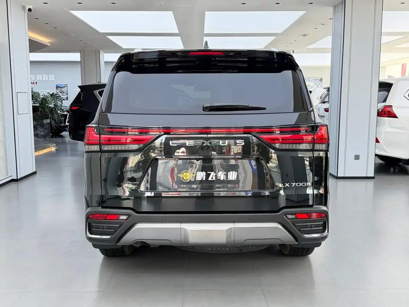 Lexus LX 2025 700h Territory Edition — миниатюра 2