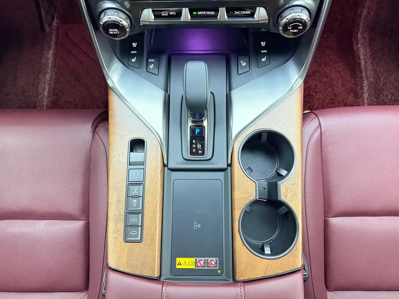 Lexus LX 2025 700h Territory Edition — миниатюра 16