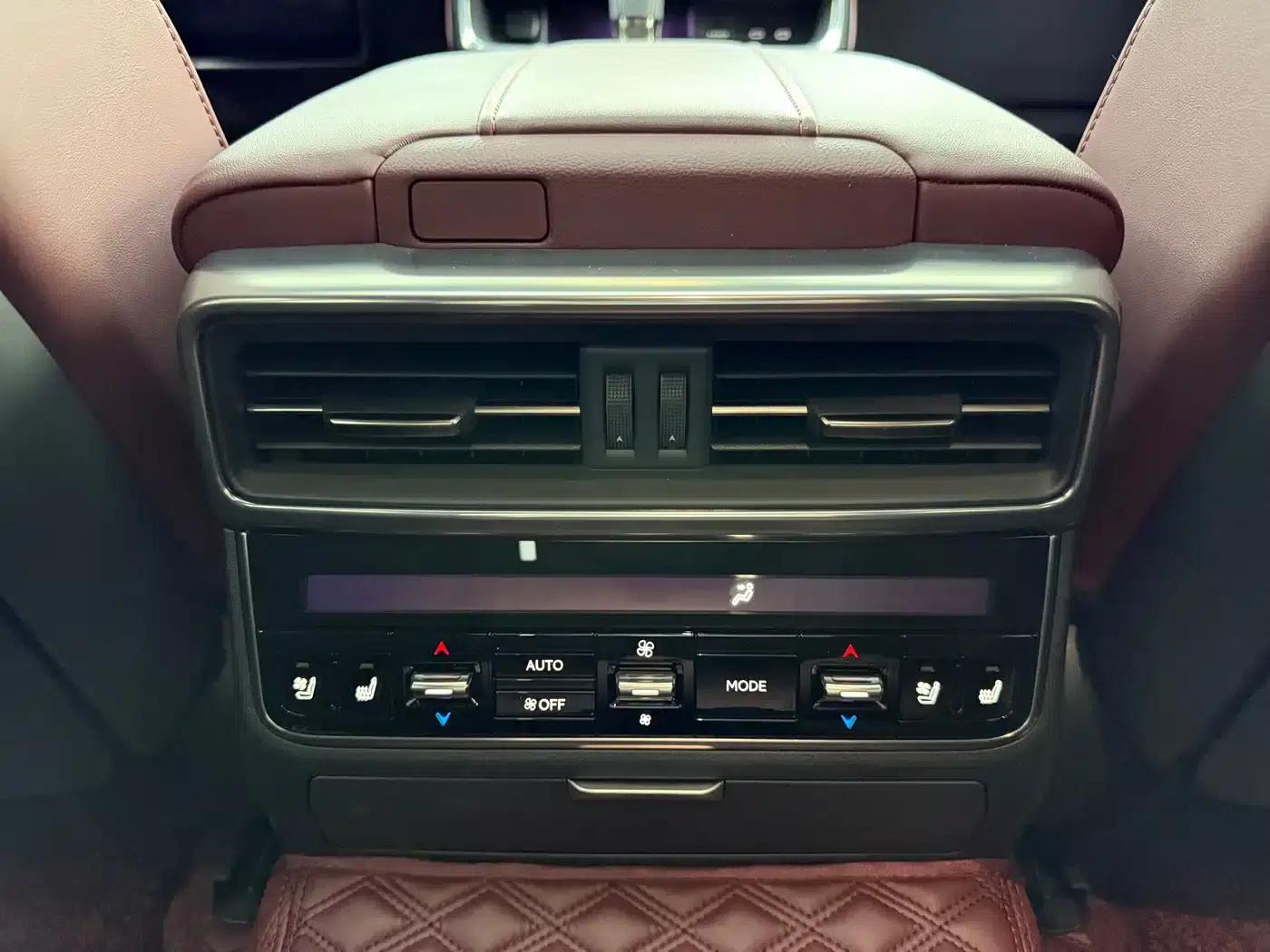 Lexus LX 2025 700h Territory Edition — миниатюра 20