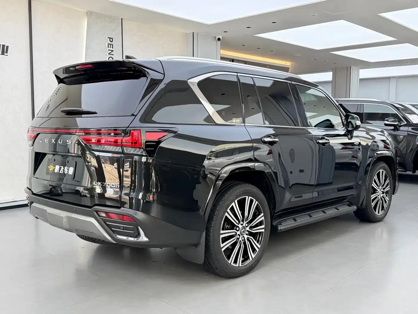 Lexus LX 2025 700h Territory Edition — миниатюра 22