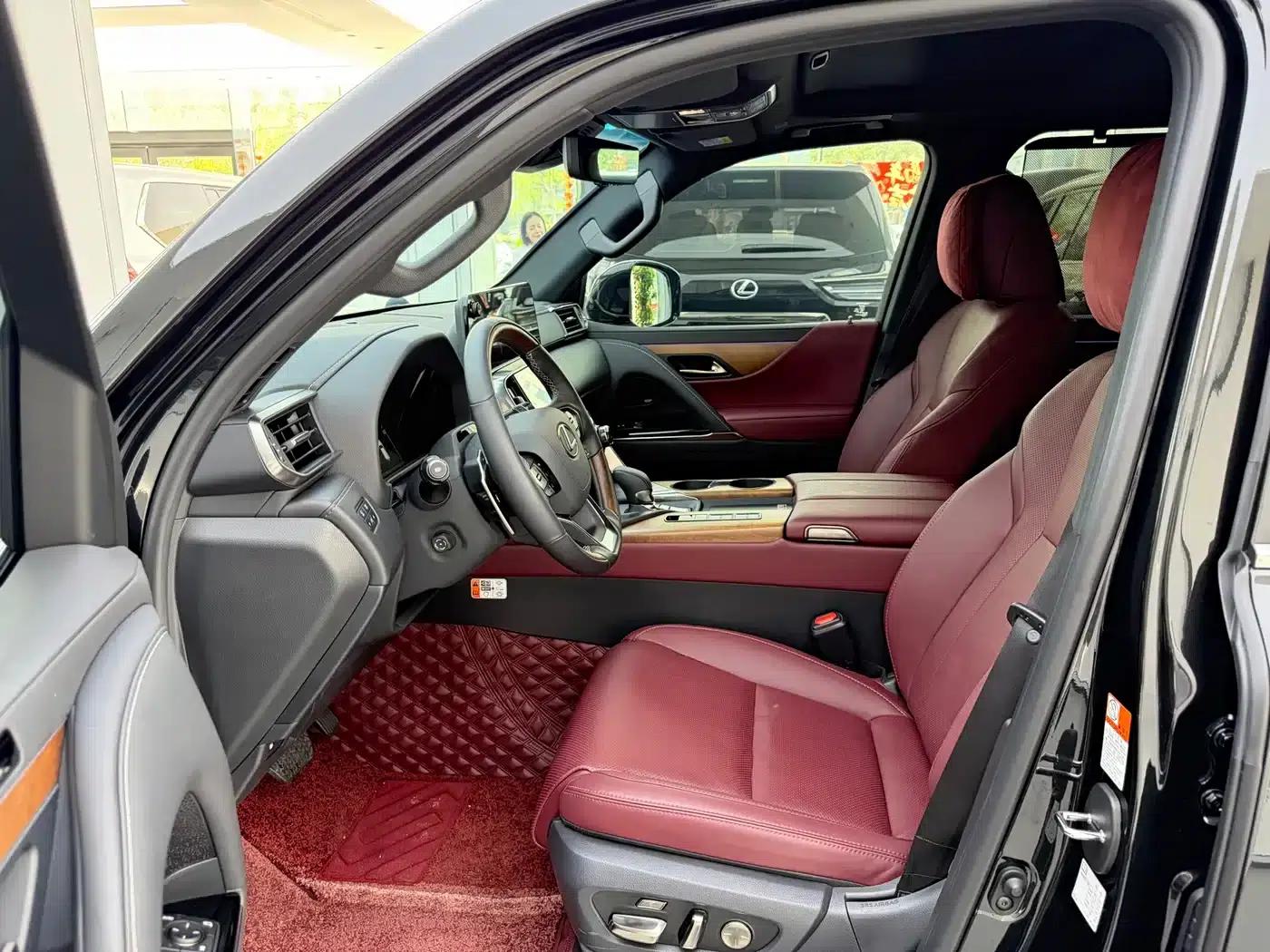Lexus LX 2025 700h Territory Edition — миниатюра 4