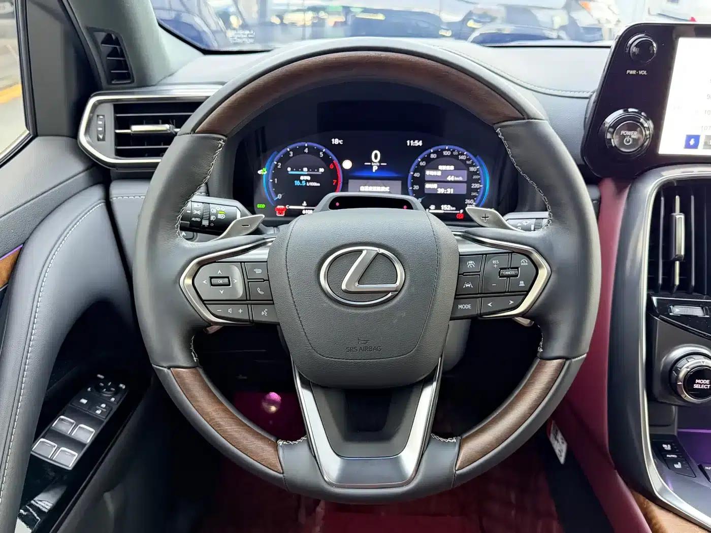Lexus LX 2025 700h Territory Edition — миниатюра 7