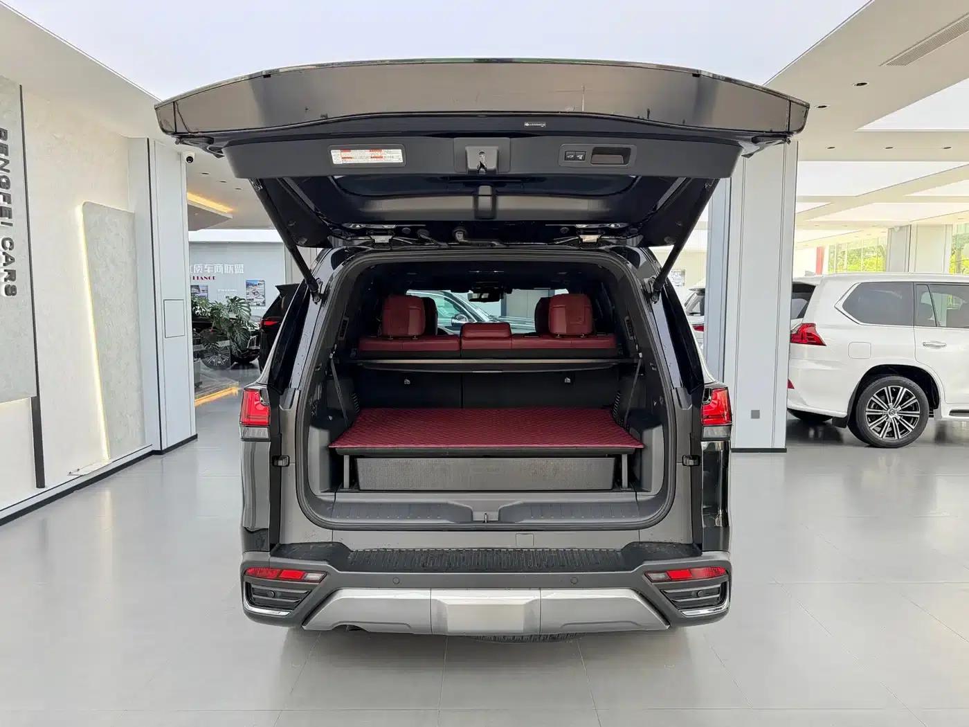 Lexus LX 2025 700h Territory Edition — миниатюра 9