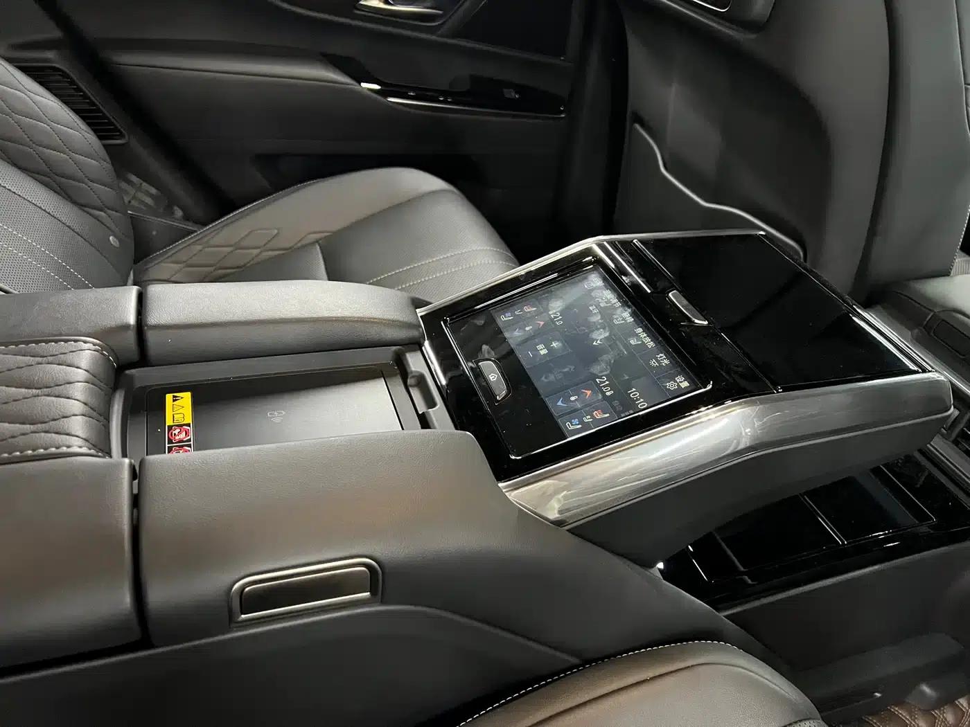 Lexus LX 2025 700h VIP Leading Edition — миниатюра 17