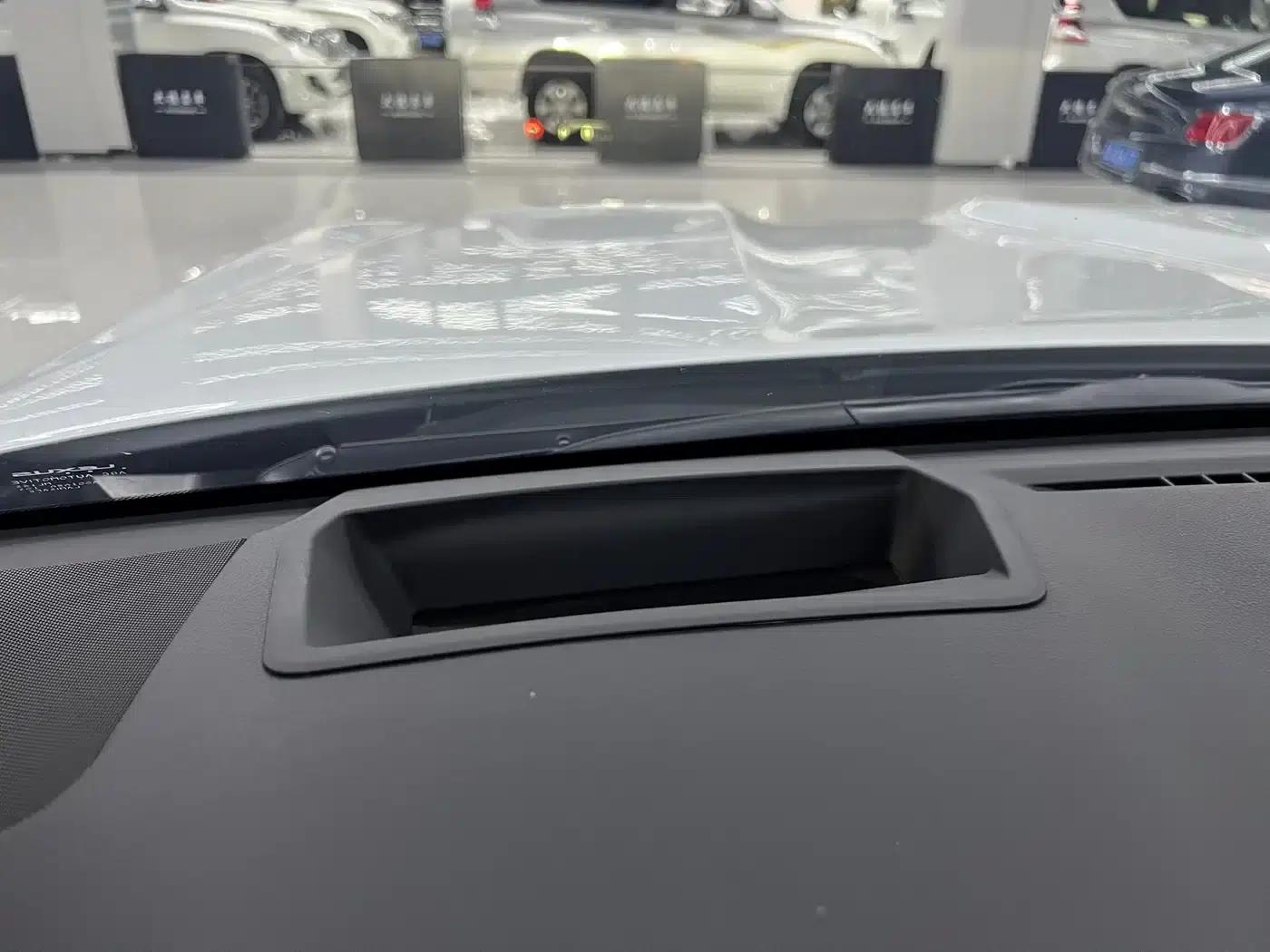 Lexus LX 2025 700h VIP Leading Edition — миниатюра 25