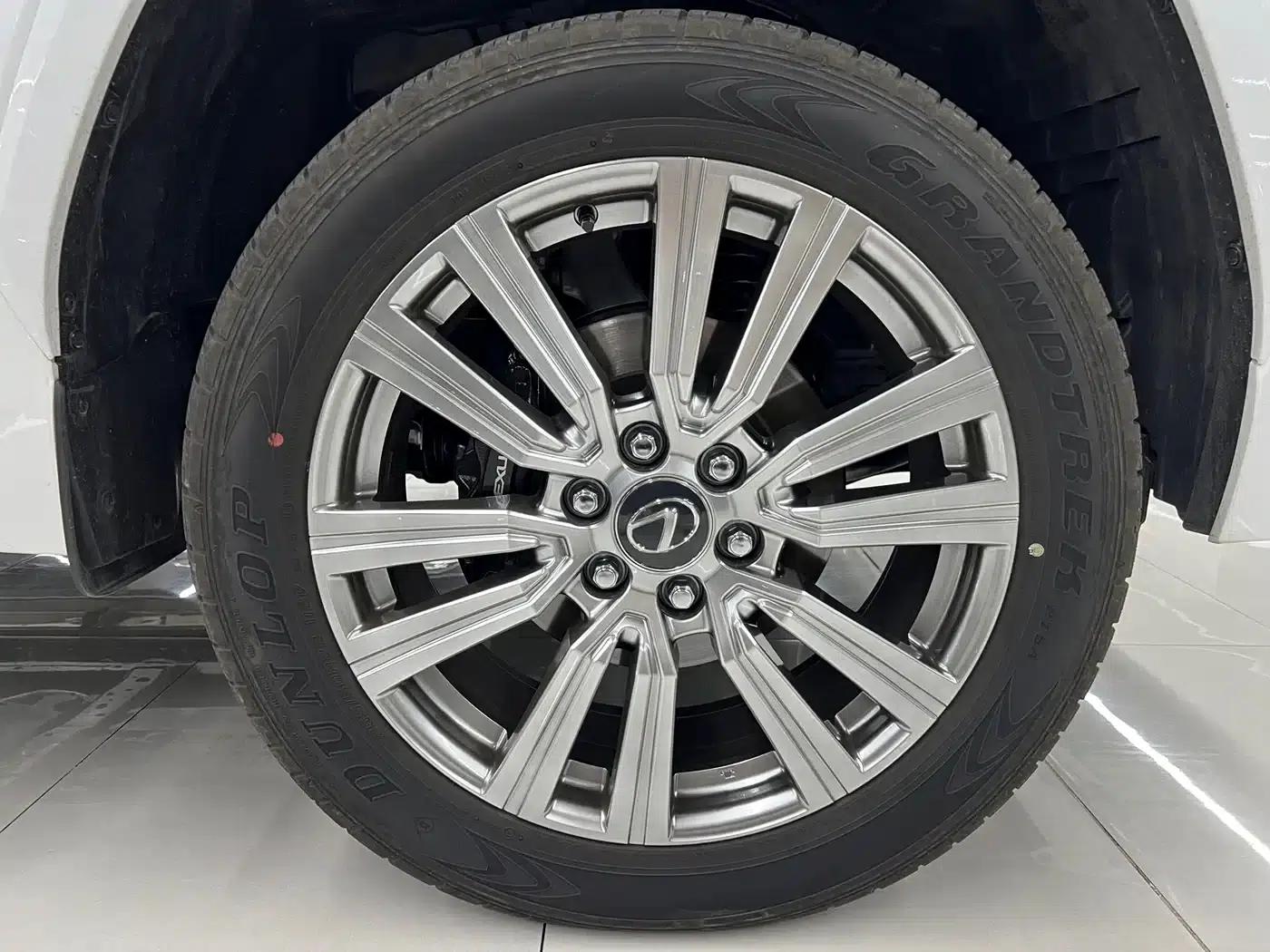 Lexus LX 2025 700h VIP Leading Edition — миниатюра 29
