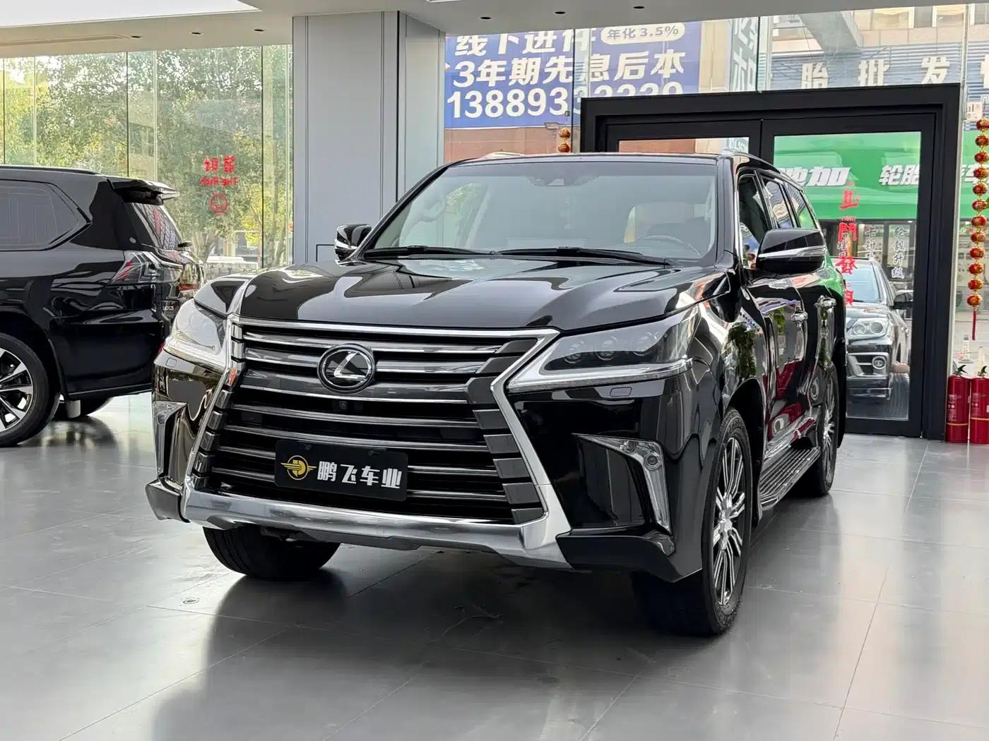 2019 Lexus LX570 Platinum Middle East Edition — миниатюра 1