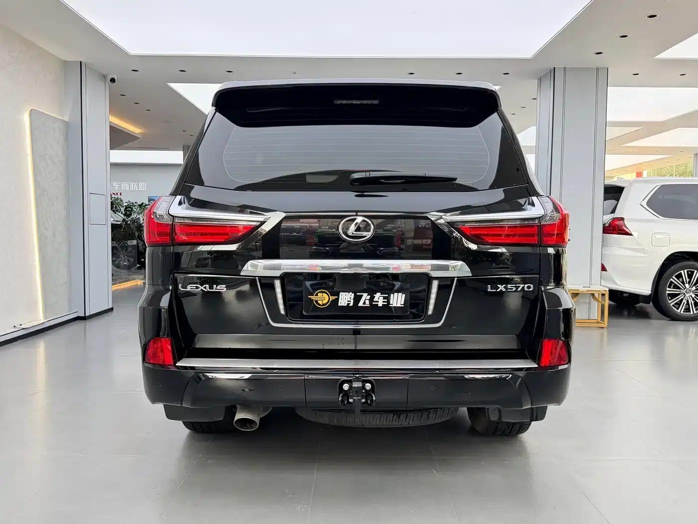 2019 Lexus LX570 Platinum Middle East Edition — миниатюра 2