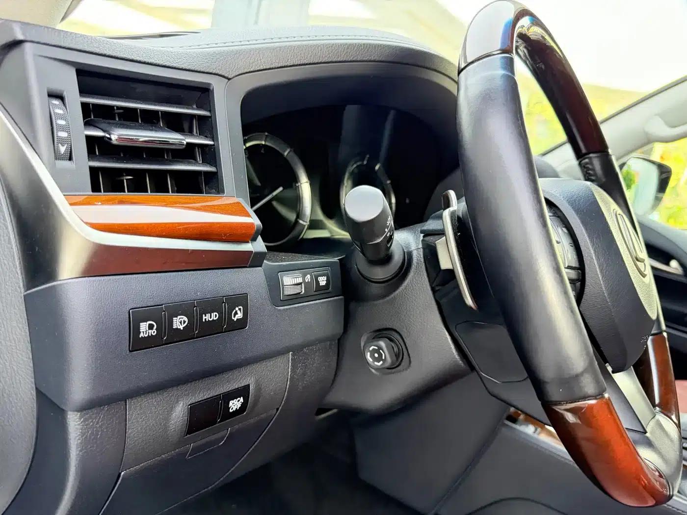 2019 Lexus LX570 Platinum Middle East Edition — миниатюра 17