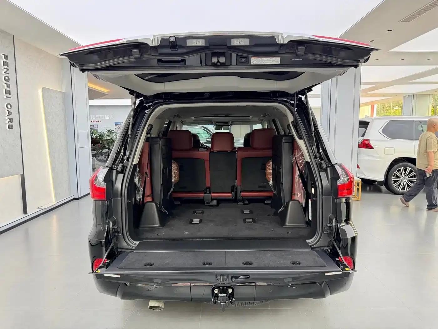 2019 Lexus LX570 Platinum Middle East Edition — миниатюра 21