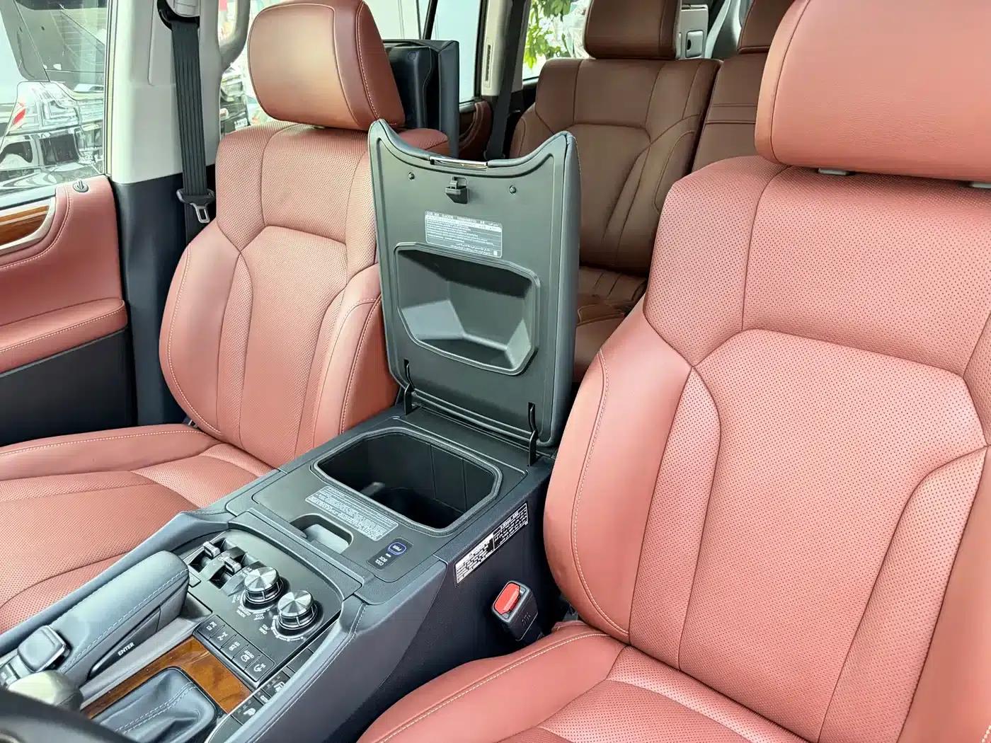 2019 Lexus LX570 Platinum Middle East Edition — миниатюра 6
