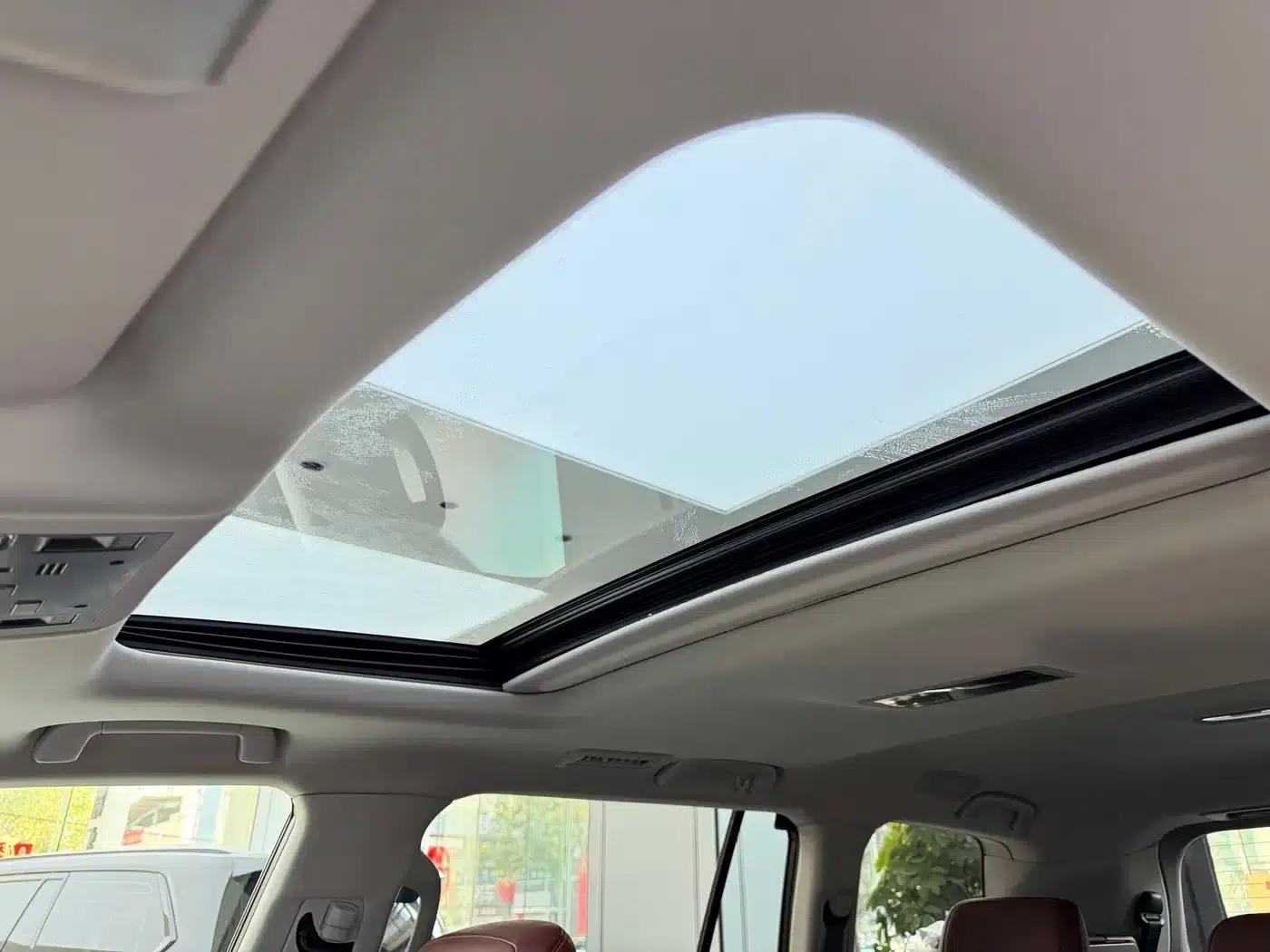 2019 Lexus LX570 Platinum Middle East Edition — миниатюра 7