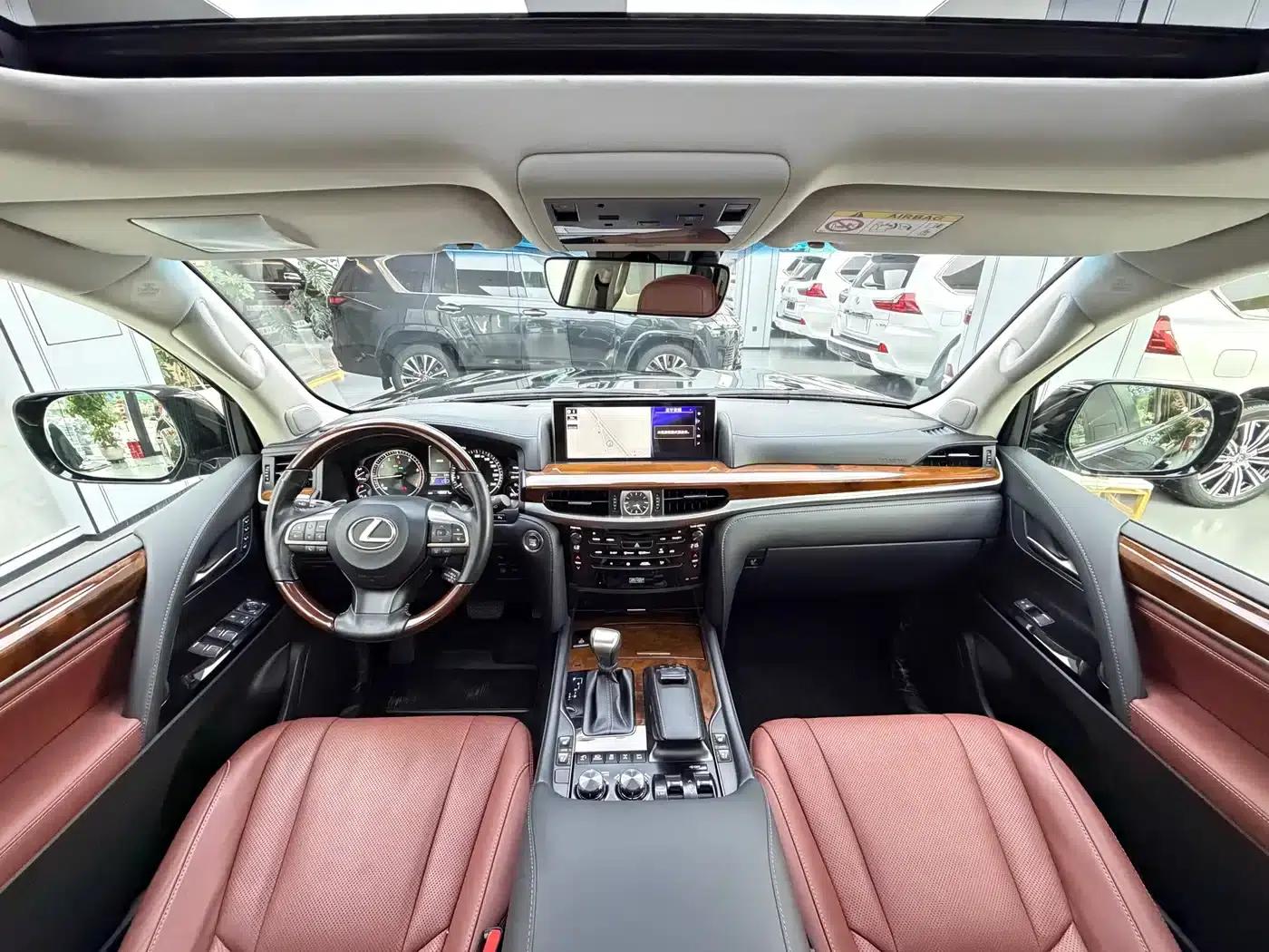 2019 Lexus LX570 Platinum Middle East Edition — миниатюра 8