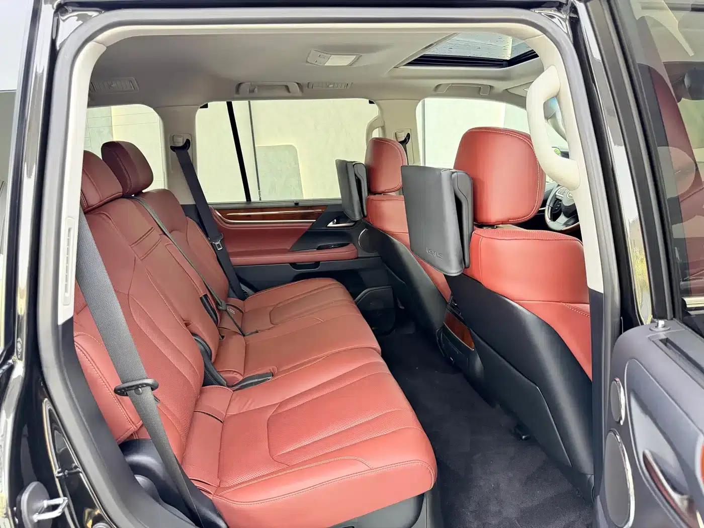 2019 Lexus LX570 Platinum Middle East Edition — миниатюра 10