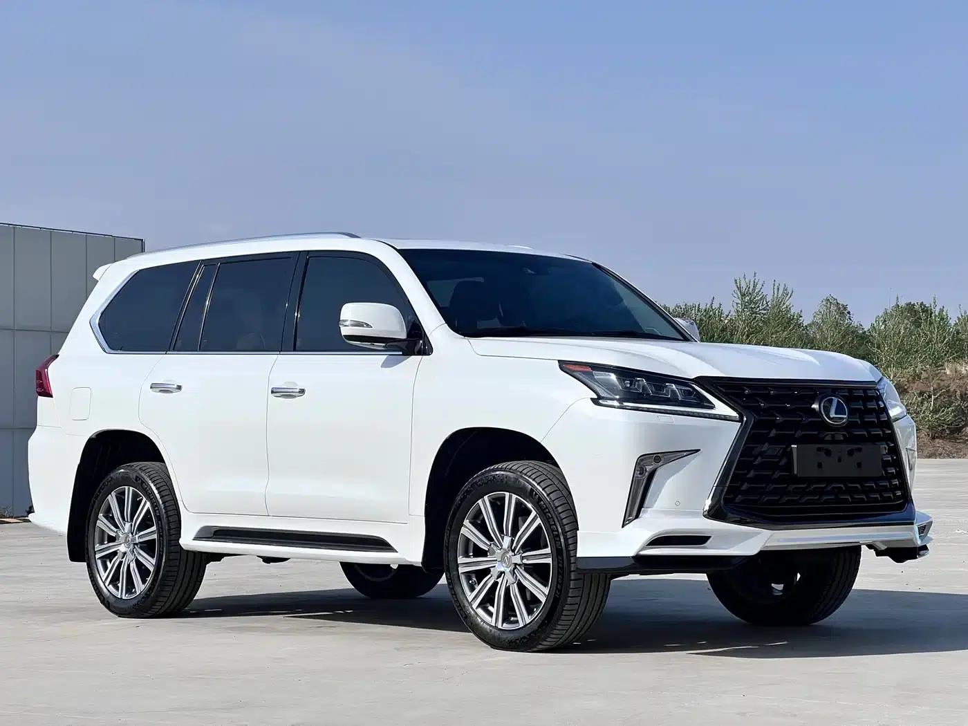 2016 Lexus LX 570 Premium Luxury Edition — миниатюра 2