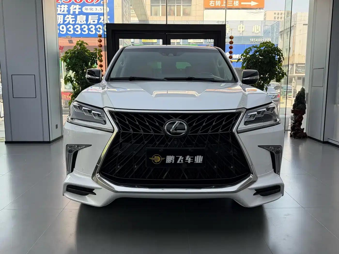 Lexus LX 2019 570 Pinnacle Edition — миниатюра 2