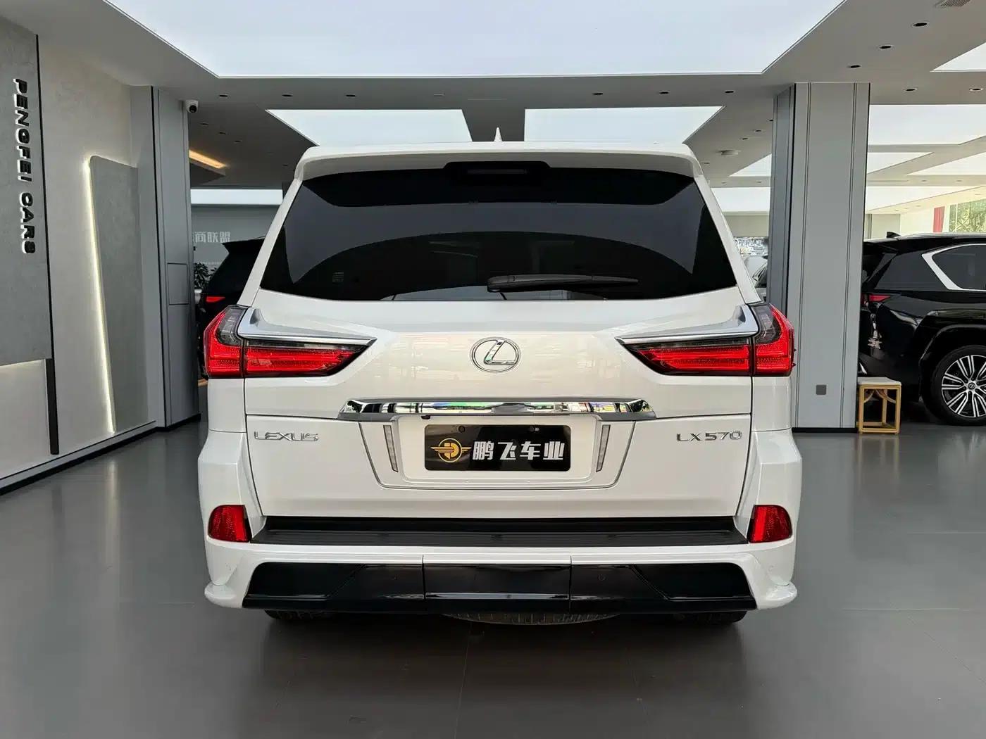 Lexus LX 2019 570 Pinnacle Edition — миниатюра 3