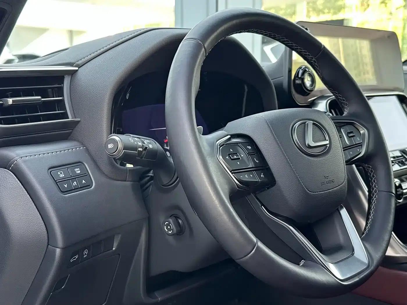 2023 Lexus LX 600 US Spec — миниатюра 18