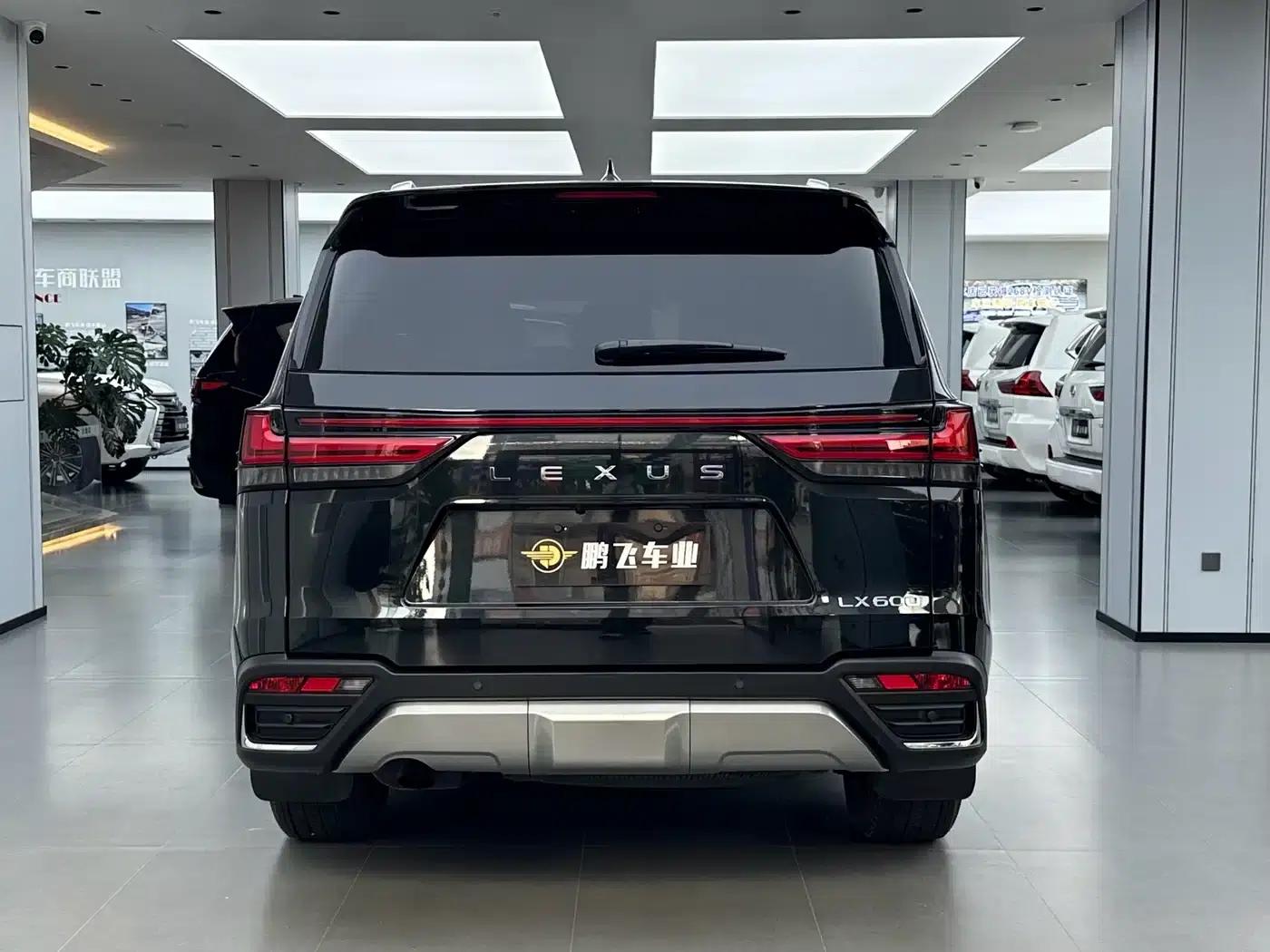2023 Lexus LX 600 US Spec — миниатюра 3