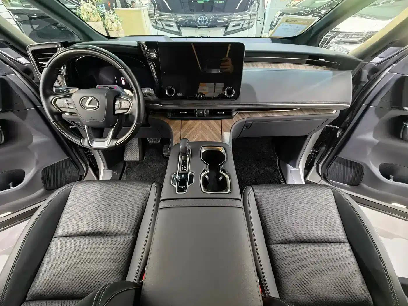 Lexus LM 2025 500h Six-Seat Premium Edition — миниатюра 12