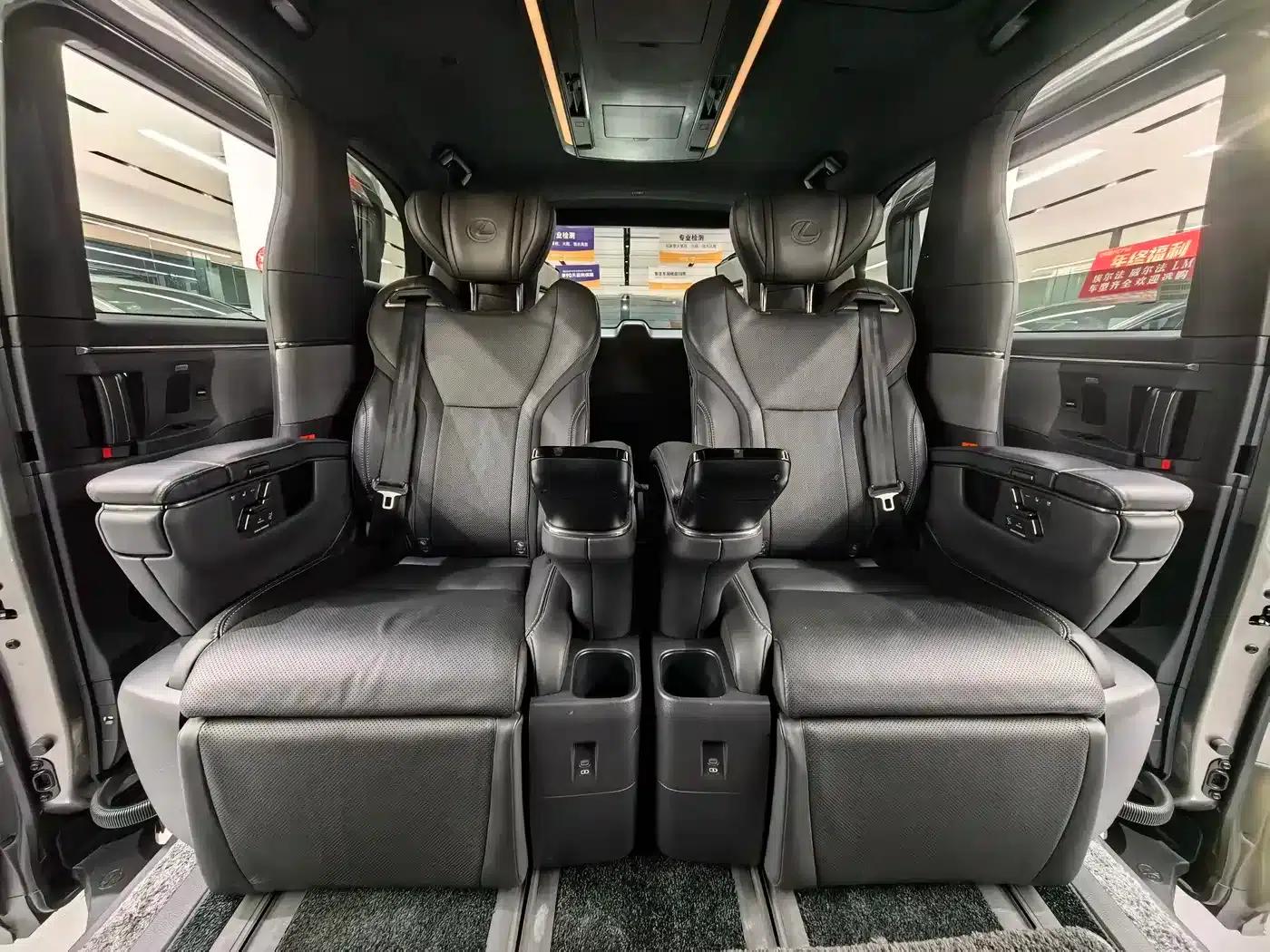Lexus LM 2025 500h Six-Seat Premium Edition — миниатюра 13