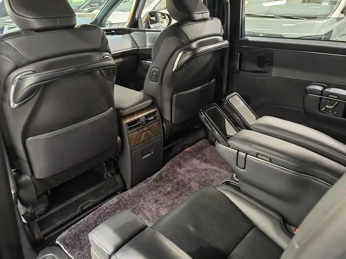 Lexus LM 2025 500h Six-Seat Premium Edition — миниатюра 14