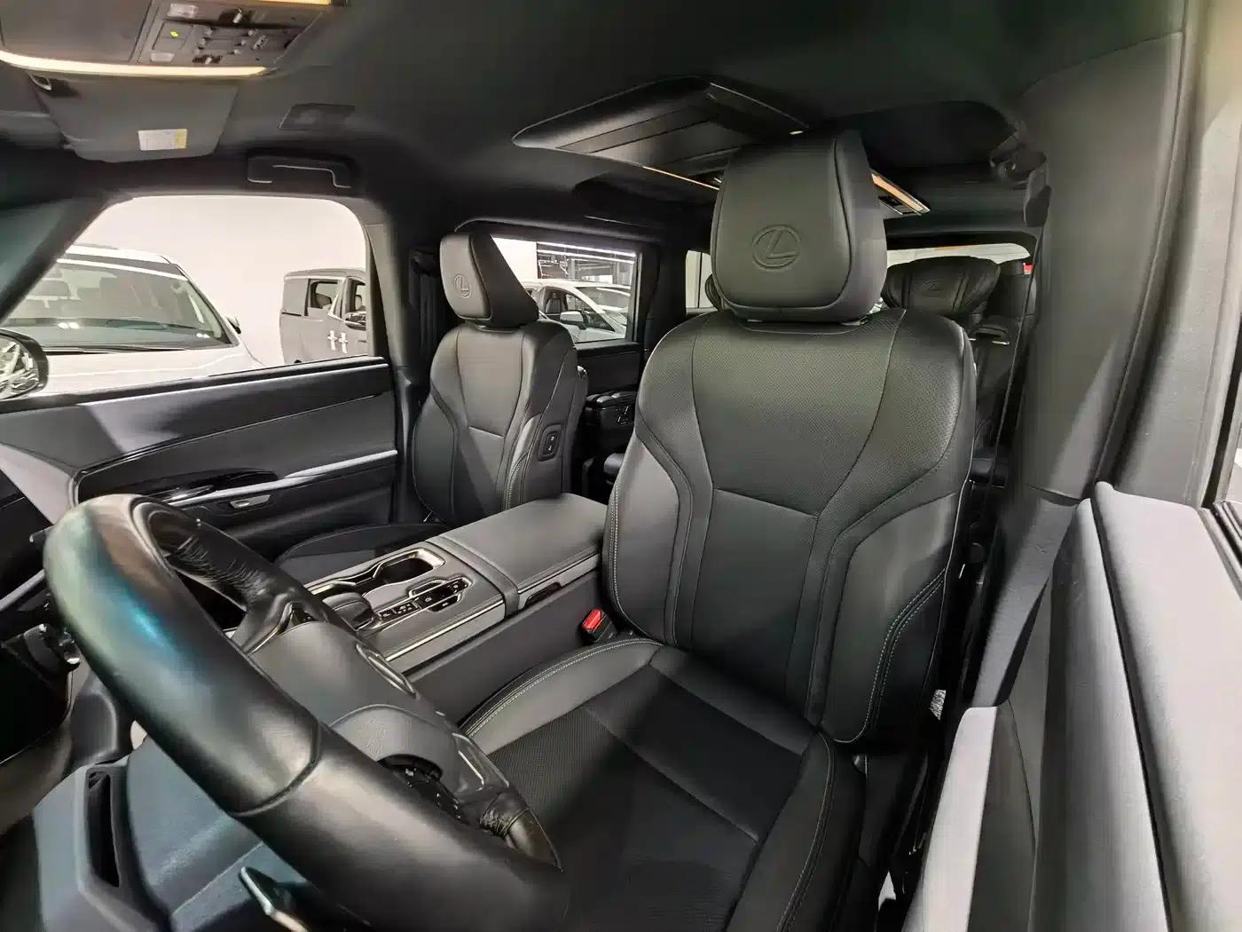 Lexus LM 2025 500h Six-Seat Premium Edition — миниатюра 16