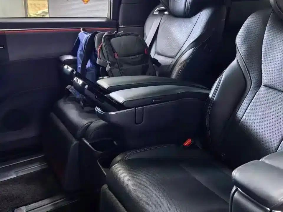 Lexus LM 2025 500h Six-Seat Premium Edition — миниатюра 20