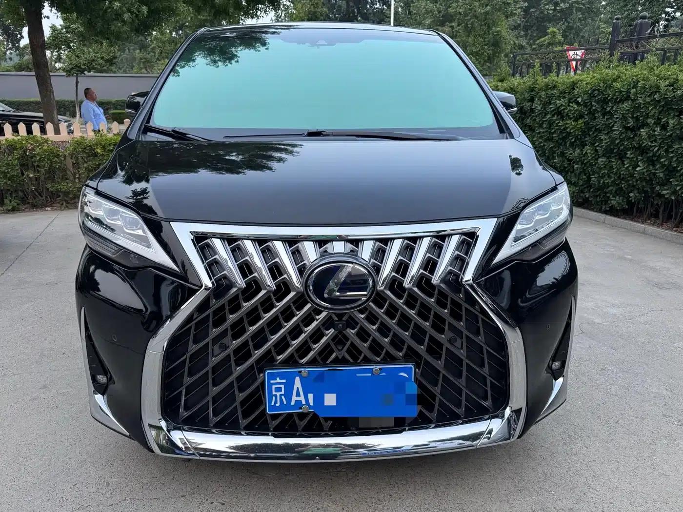 Lexus LM 2020 300h 7-Seat Elegant Edition — миниатюра 1