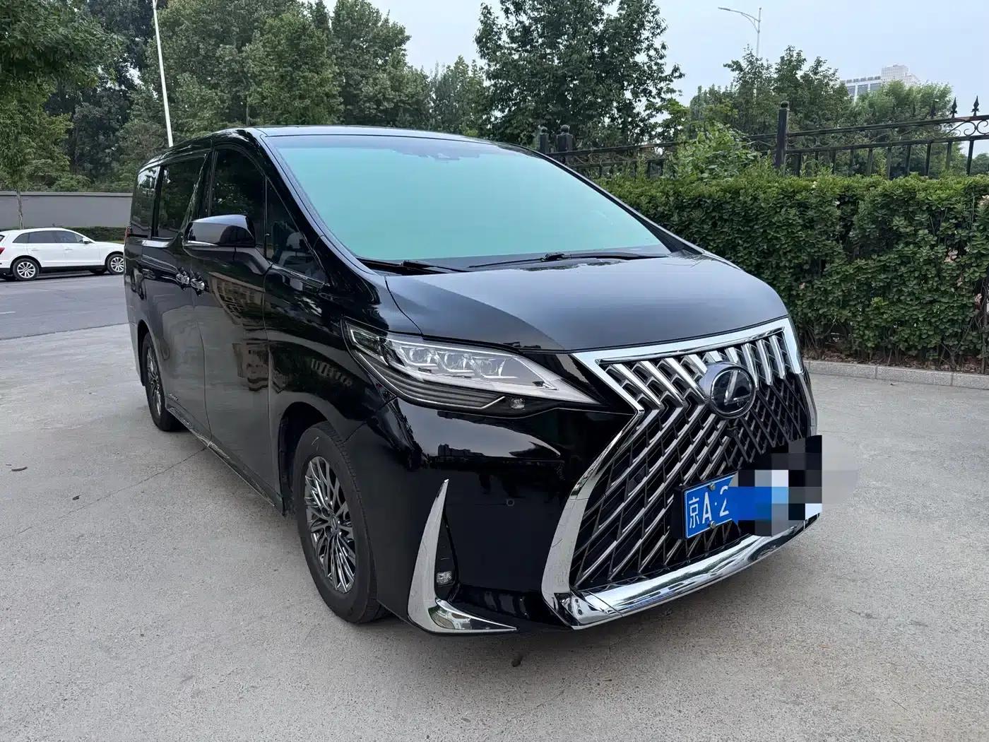 Lexus LM 2020 300h 7-Seat Elegant Edition — миниатюра 2