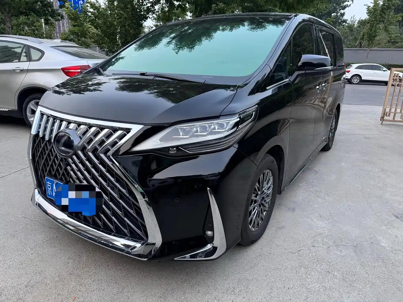 Lexus LM 2020 300h 7-Seat Elegant Edition — миниатюра 3