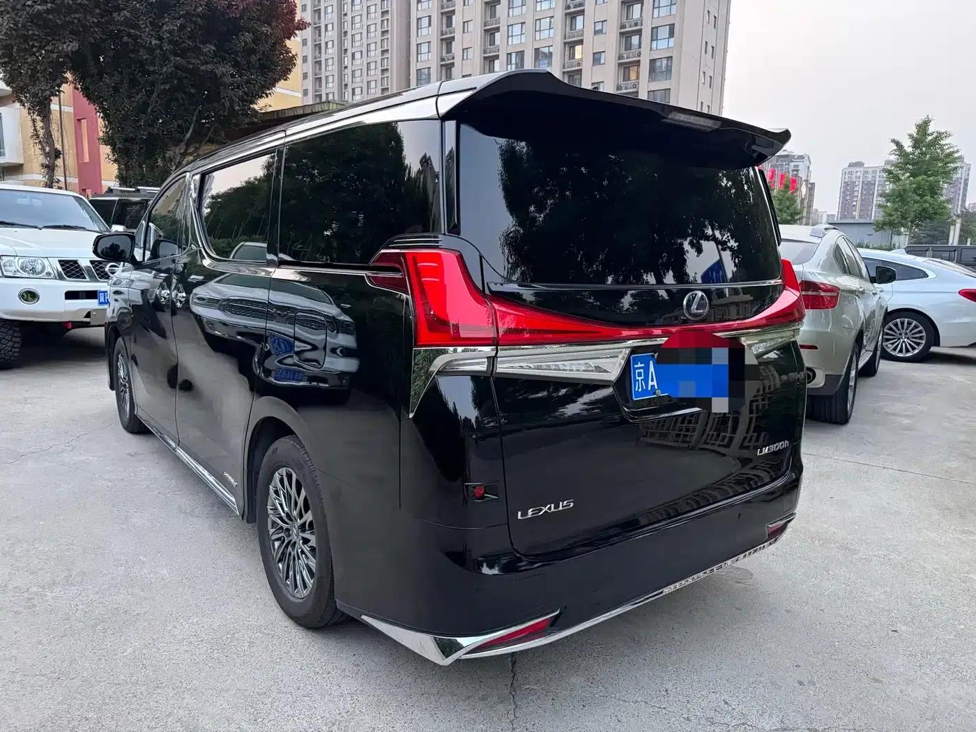 Lexus LM 2020 300h 7-Seat Elegant Edition — миниатюра 4