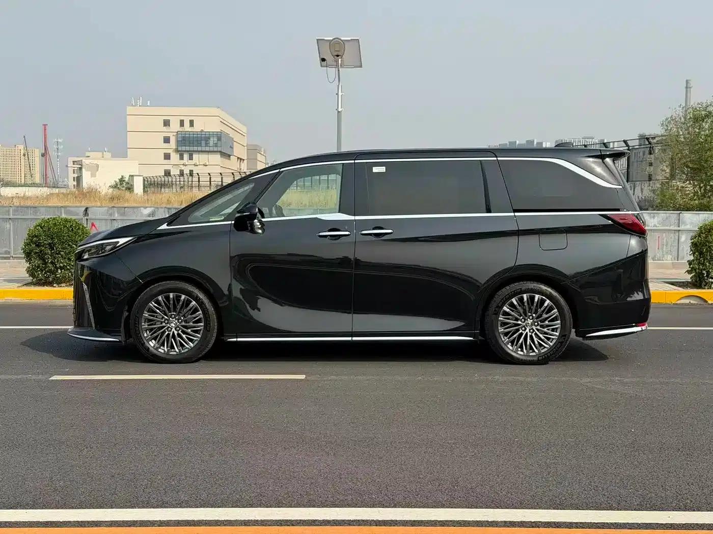 Lexus LM 2023 350h 7-Seat Elegant Edition — миниатюра 5