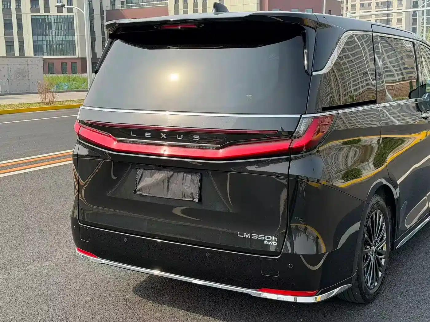 Lexus LM 2023 350h 7-Seat Elegant Edition — миниатюра 8