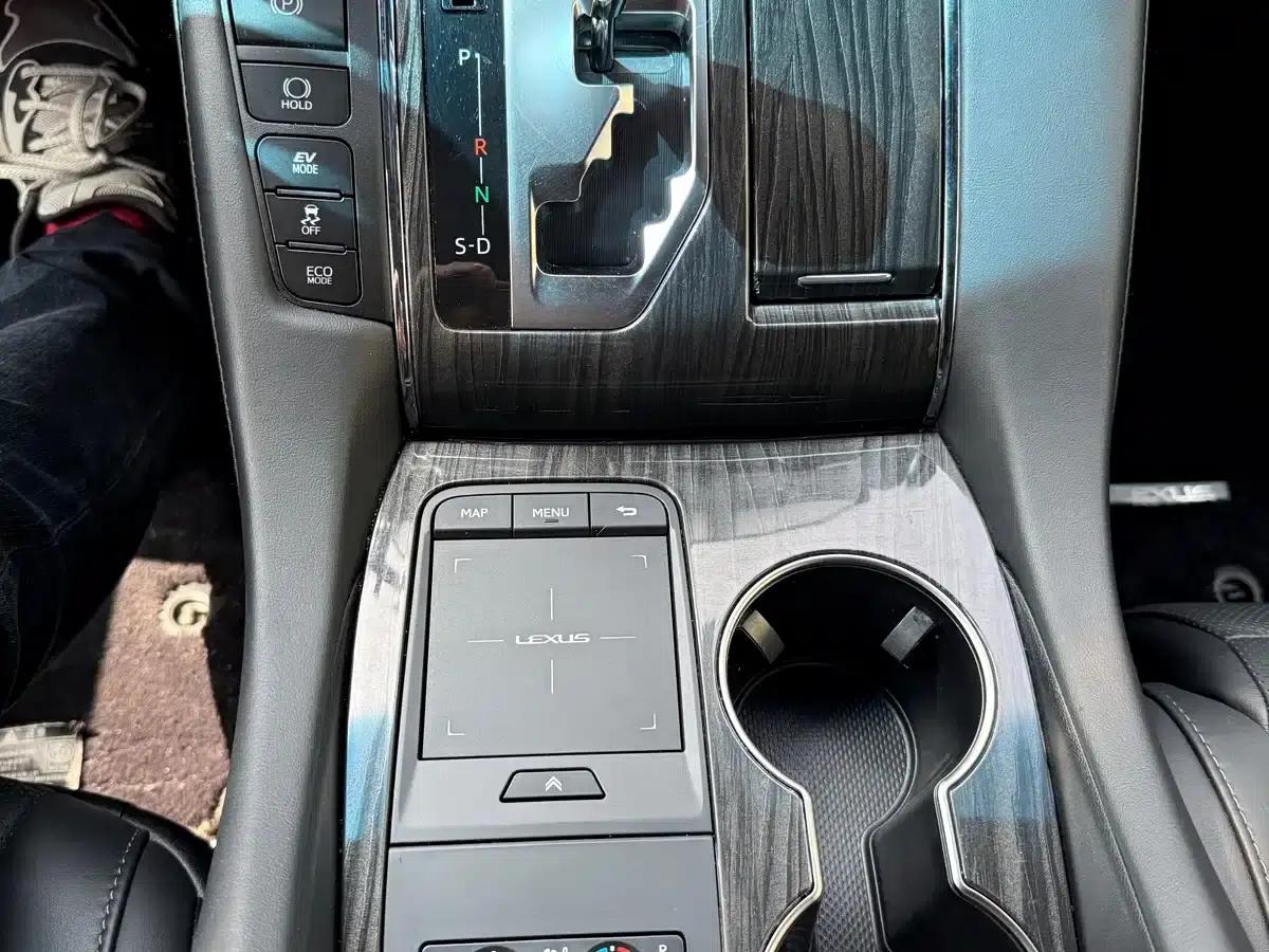 Lexus LM 2020 300h 7-Seat Elegant Edition — миниатюра 12