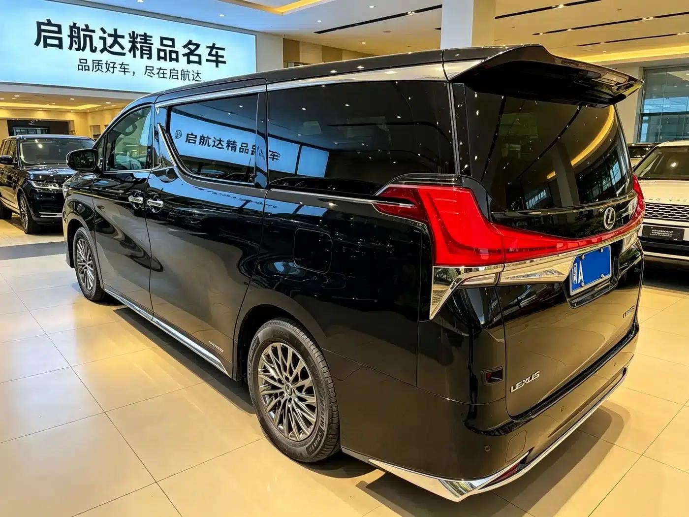 Lexus LM 2020 300h 7-Seat Elegant Edition — миниатюра 4