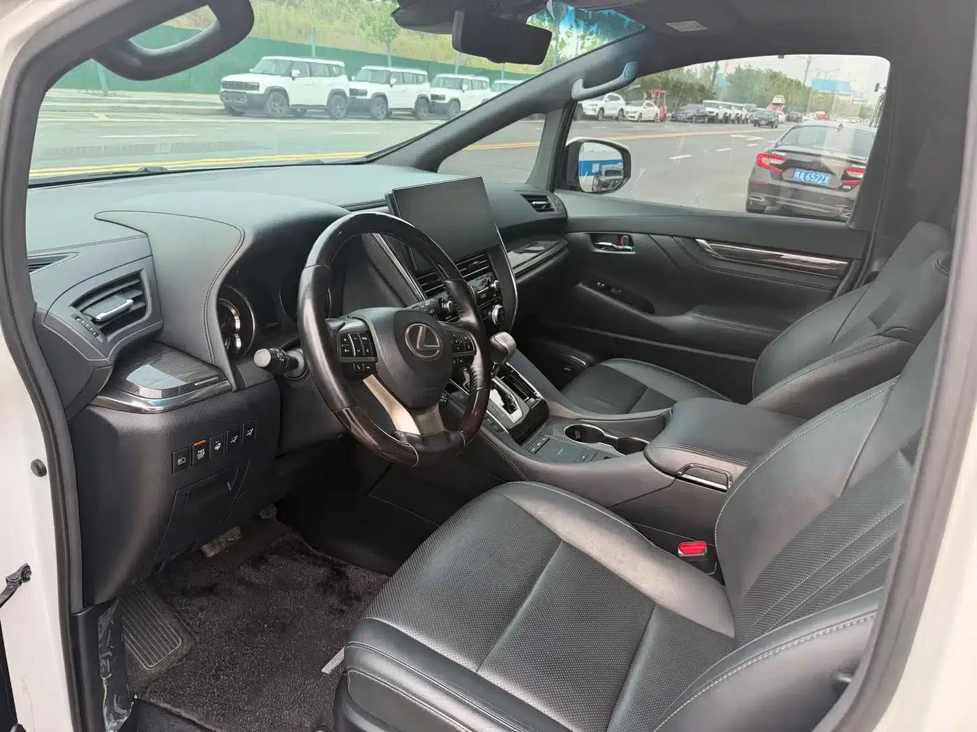 Lexus LM 2020 300h Four-Seat Executive Edition — миниатюра 4