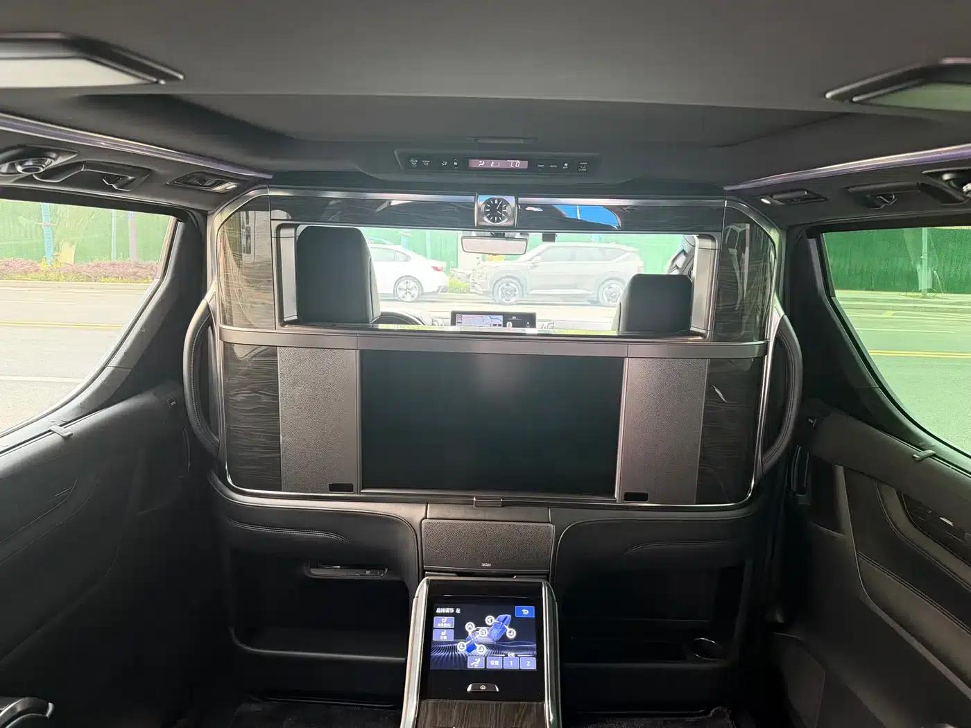 Lexus LM 2020 300h Four-Seat Executive Edition — миниатюра 7