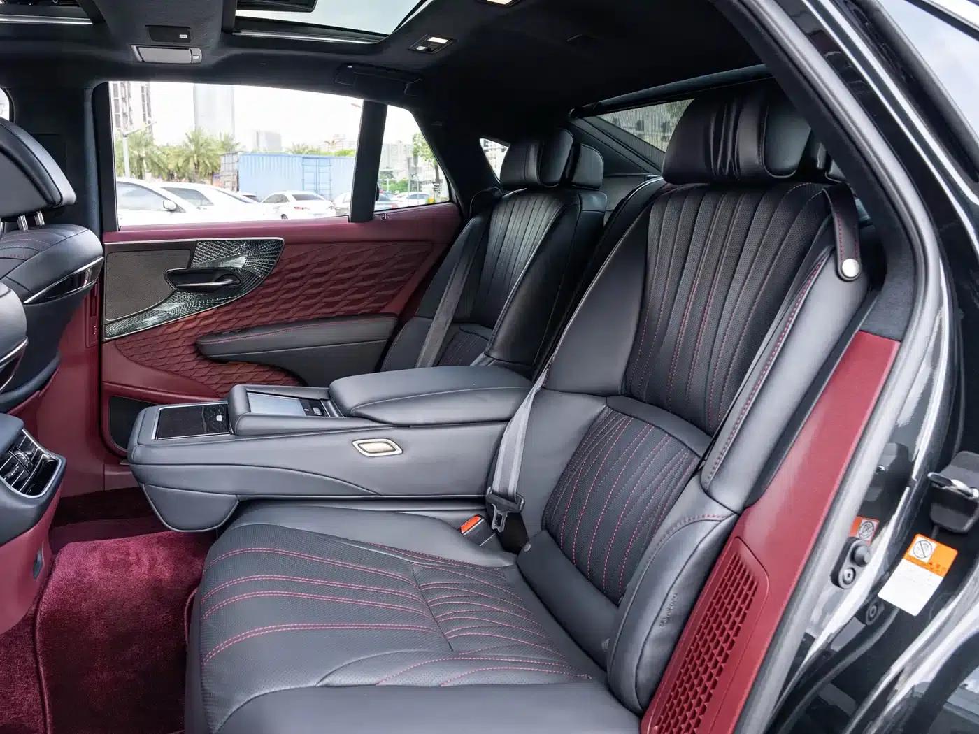 Lexus LS 2024 500h Executive Edition — миниатюра 12