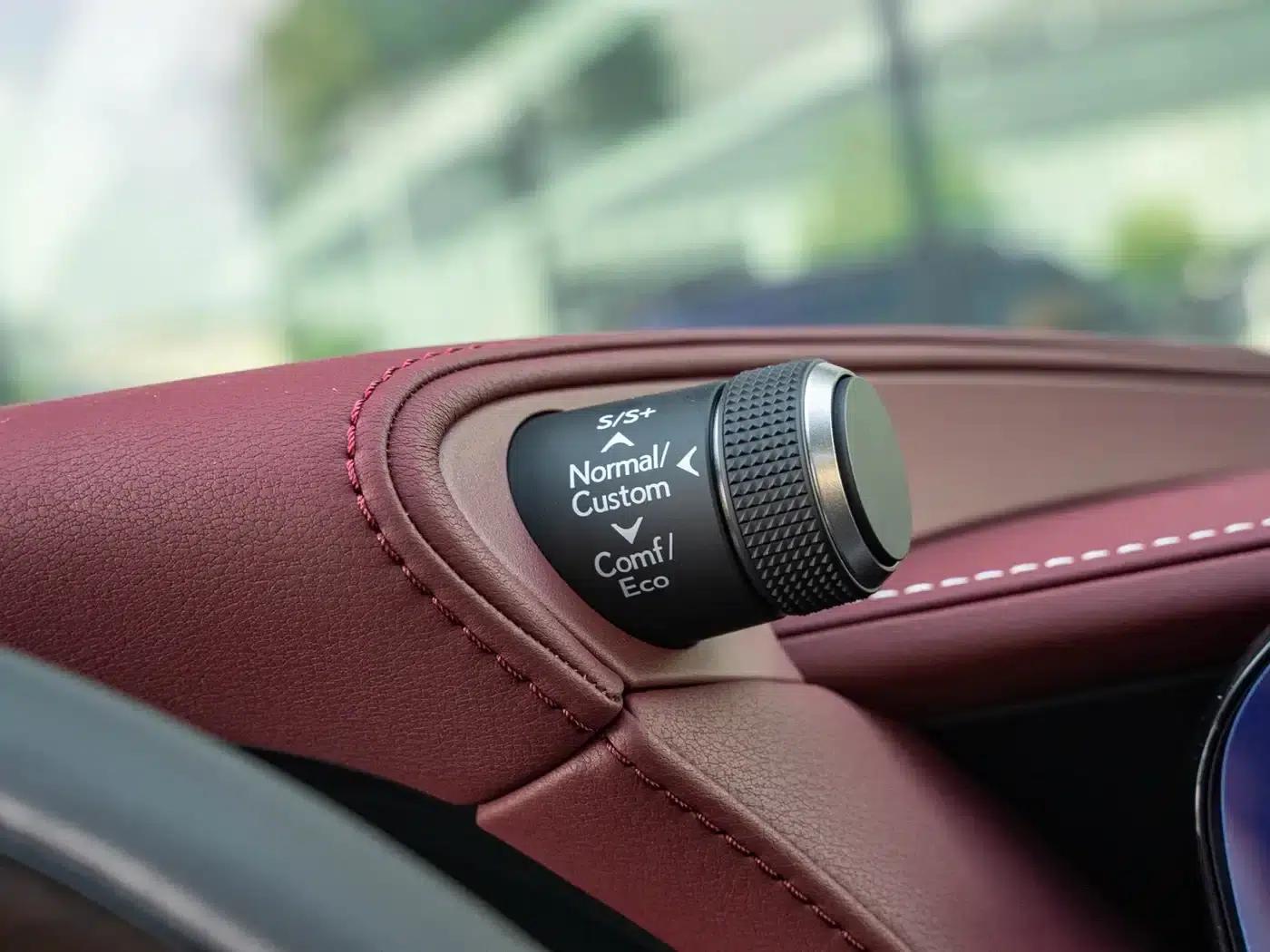 Lexus LS 2024 500h Executive Edition — миниатюра 23