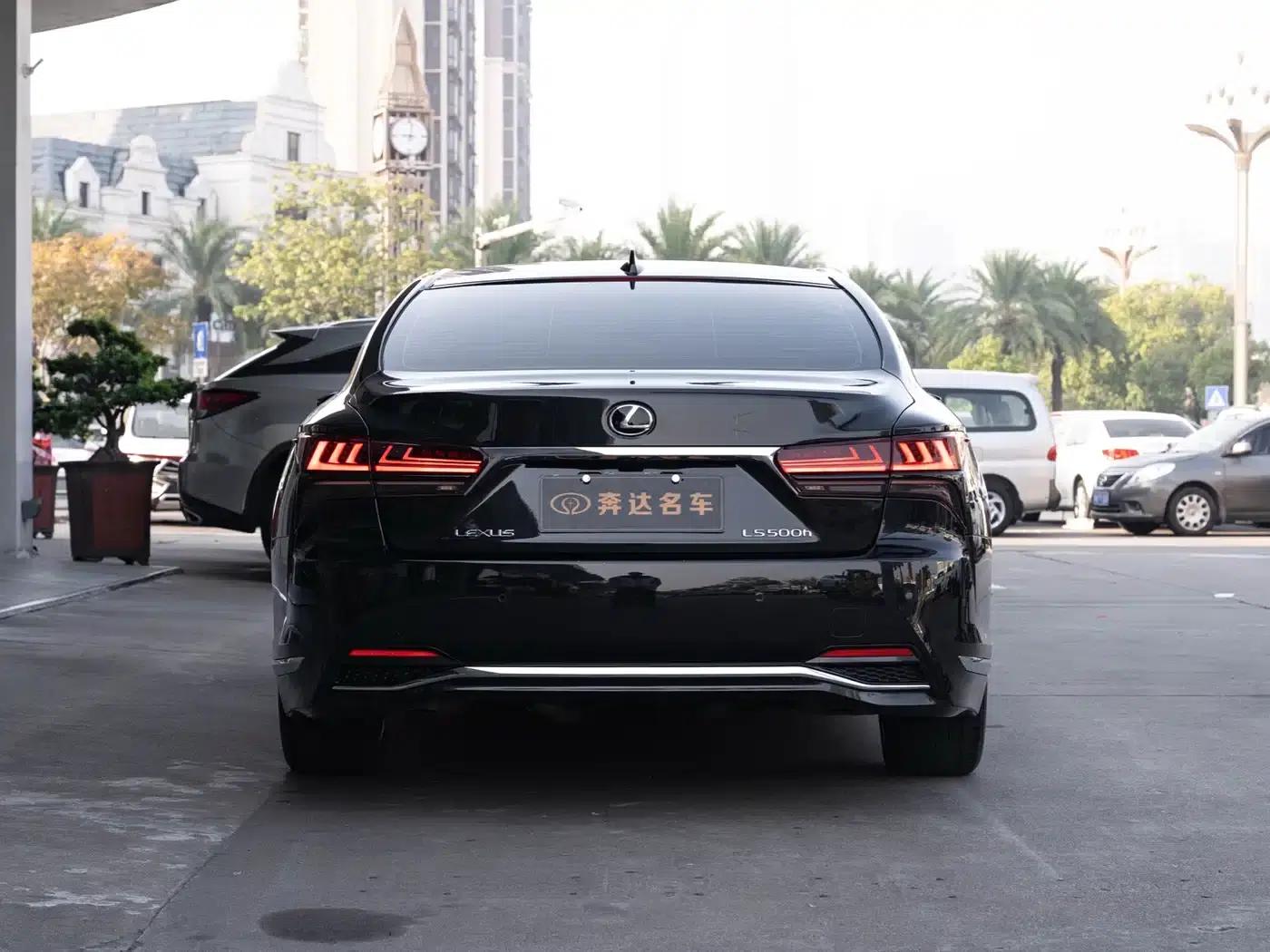 Lexus LS 2024 500h Executive Edition — миниатюра 5