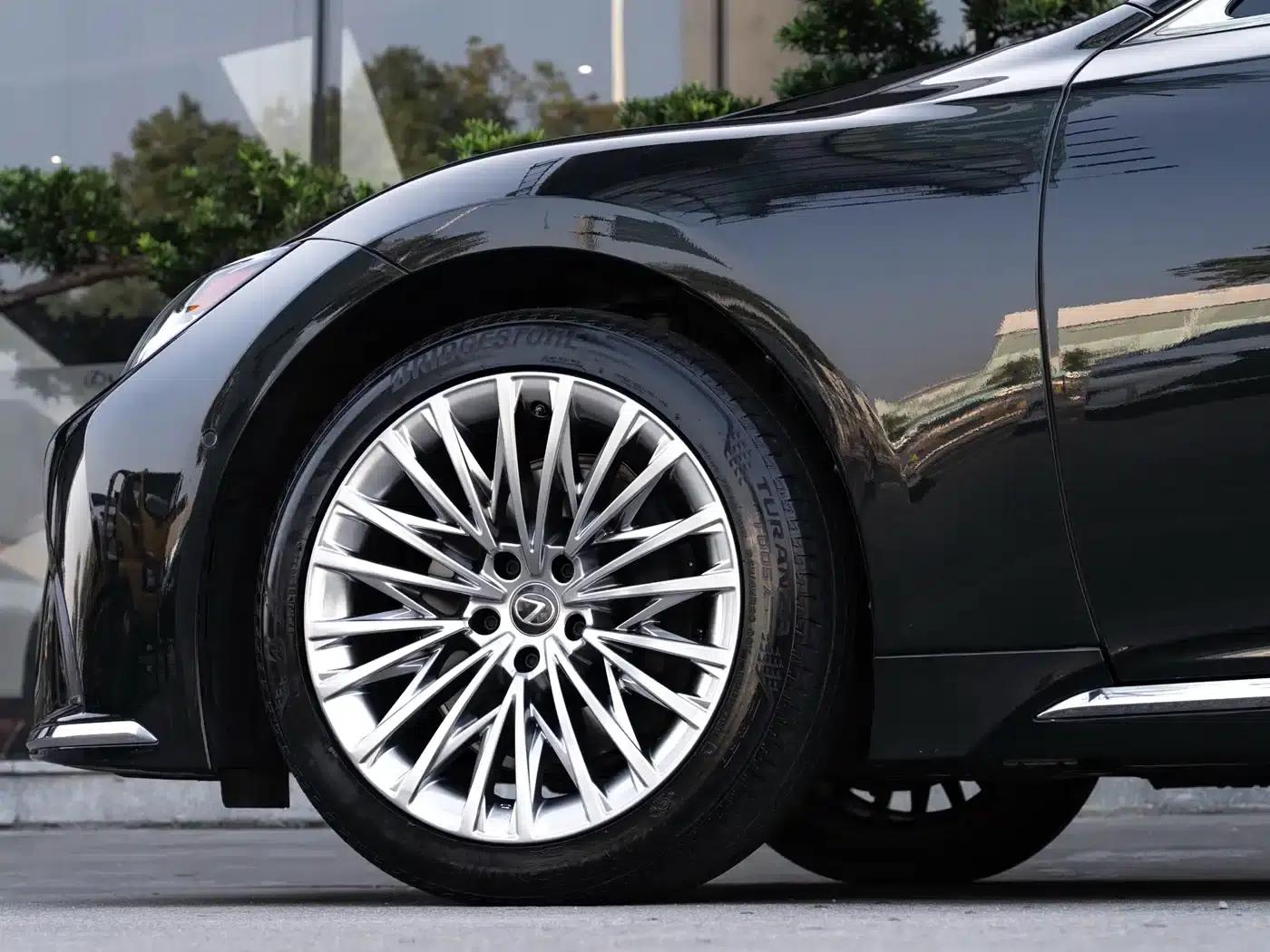 Lexus LS 2024 500h Executive Edition — миниатюра 8