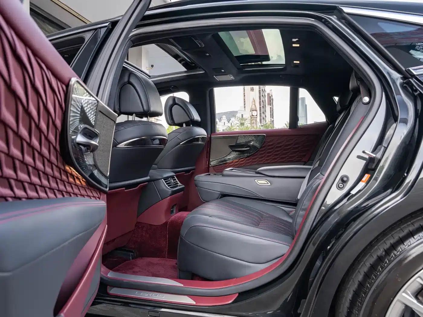 Lexus LS 2024 500h Executive Edition — миниатюра 10