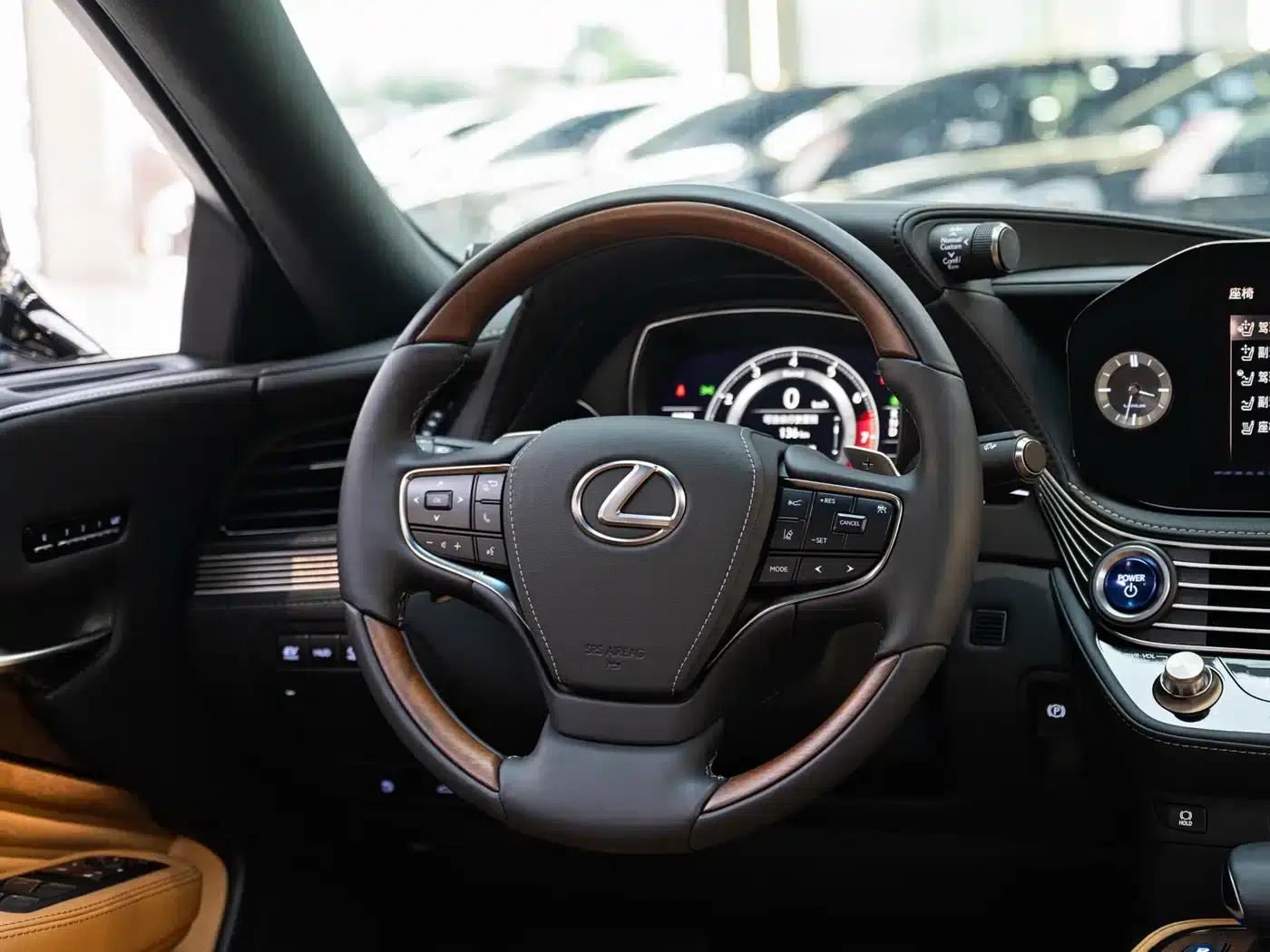 Lexus LS 2021 500h Premium Edition — миниатюра 15