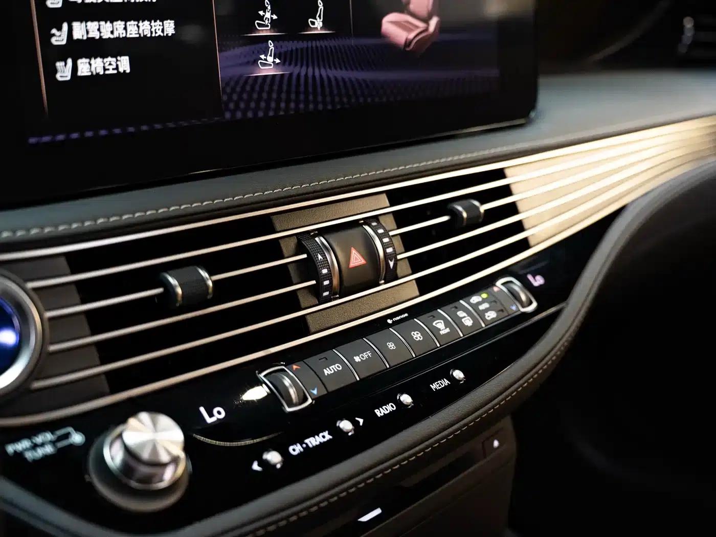 Lexus LS 2021 500h Premium Edition — миниатюра 18