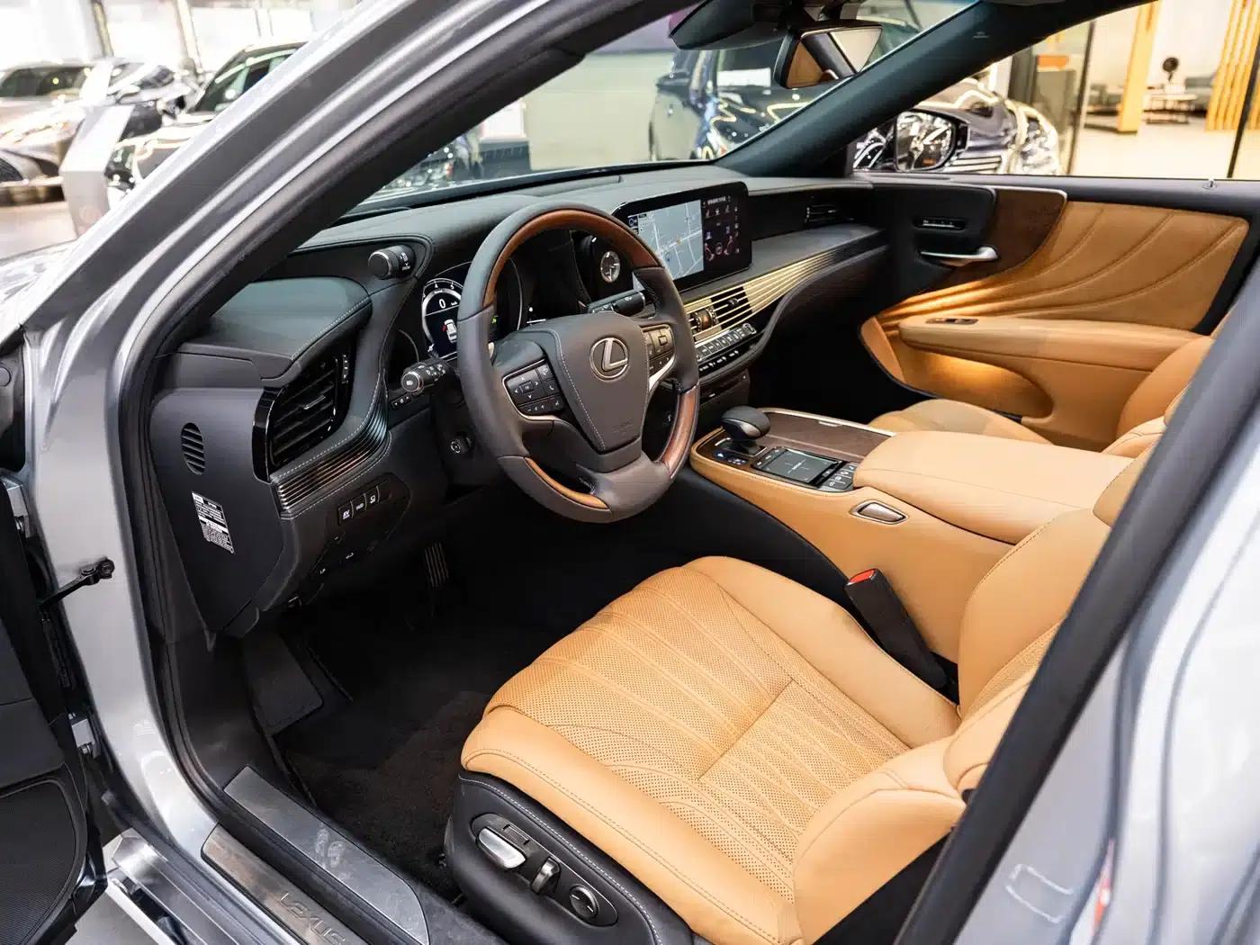 Lexus LS 2021 500h Premium Edition — миниатюра 9