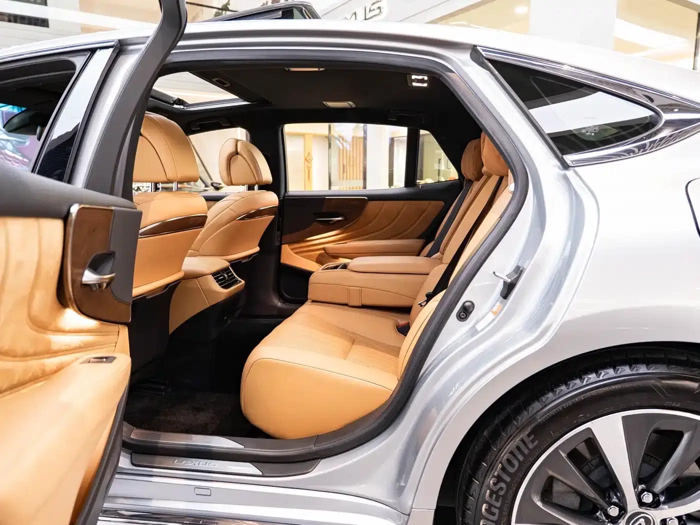 Lexus LS 2021 500h Premium Edition — миниатюра 10